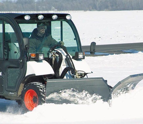 Bobcat Empujador de Nieve Angular