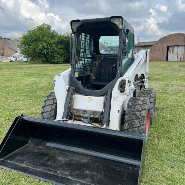 MINICARGADORA BOBCAT S630